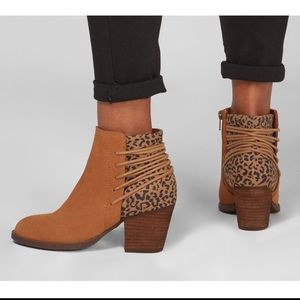 SKECHERS - WOMENS HOMESTEAD - WILD WRAPS BOOTS Sz 9